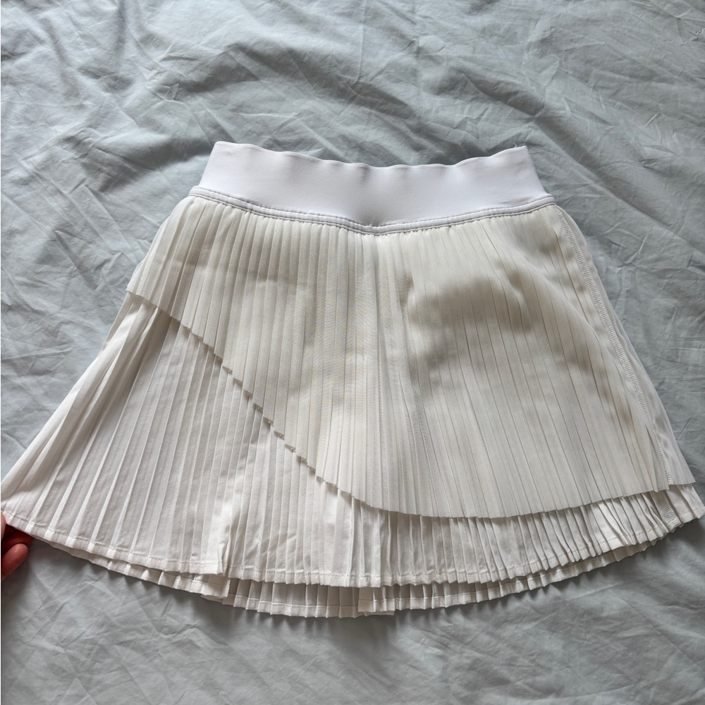 LULULEMON Tiered Pleats HR Tennis Skirt WHITE,
2 Chic White Layered Mini Skirt - Picture 4 of 8